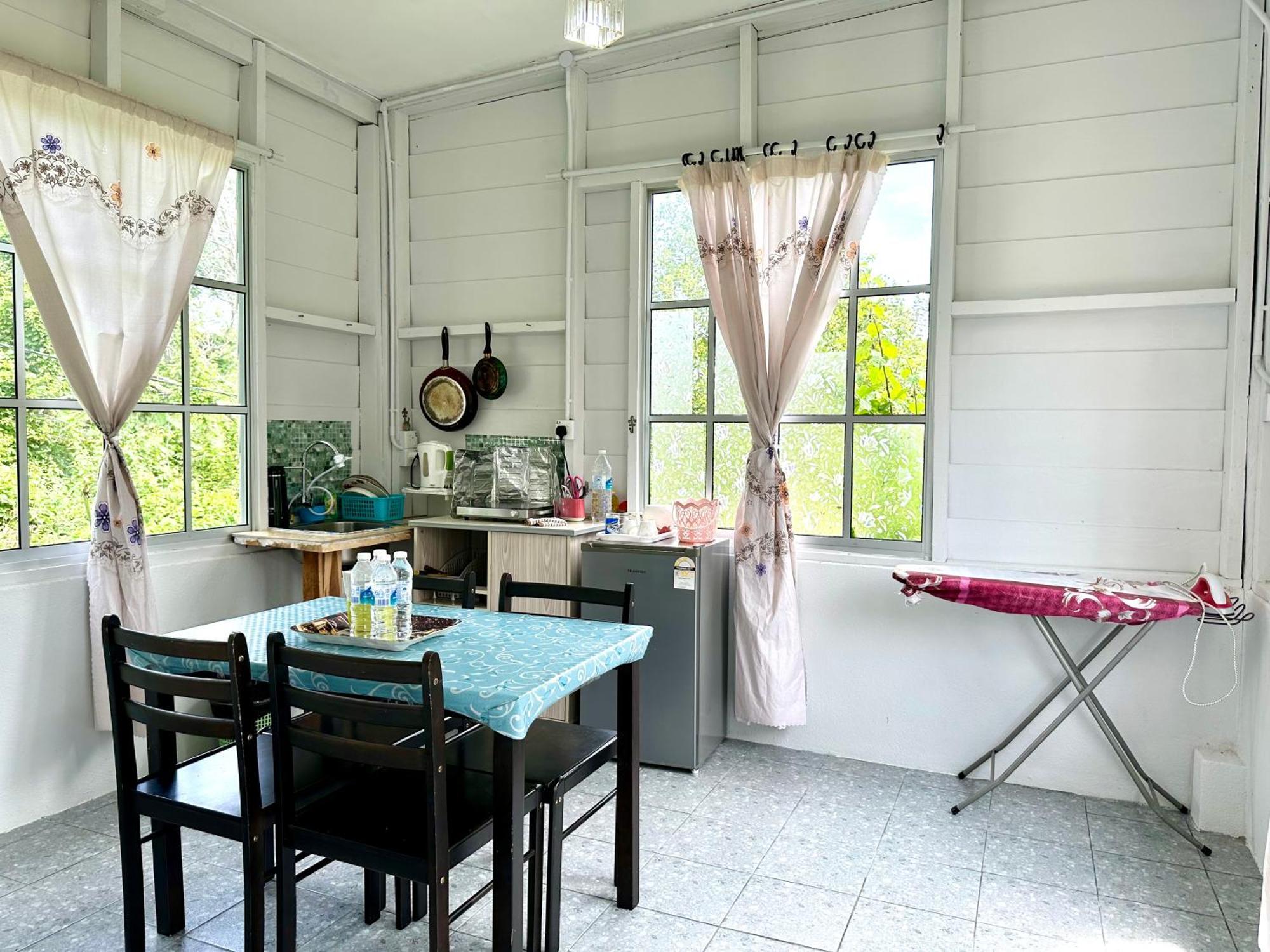Kapal Terbang Guest House Langkawi ปันไตเจอนัง ห้อง รูปภาพ